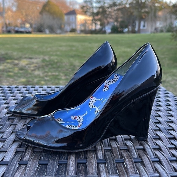 Stuart WEITZMAN Black Patent Leather Peep Toe Wedges - Picture 1 of 16